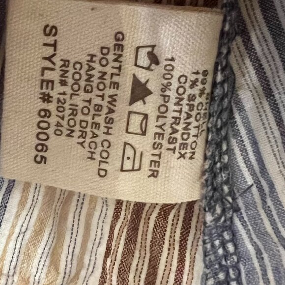 Peplum top with flutter sleeves - Picture 8 of 8